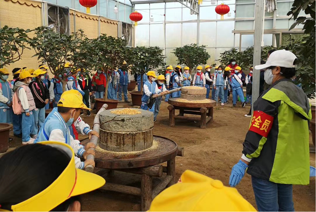 推石磨.png 推石磨.png