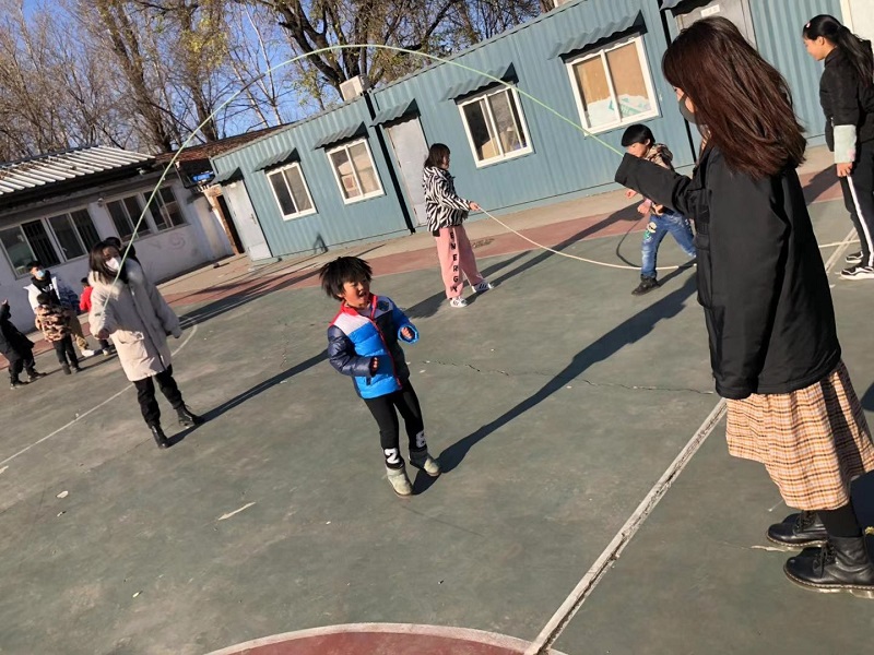 陪孩子玩耍 (2).jpg