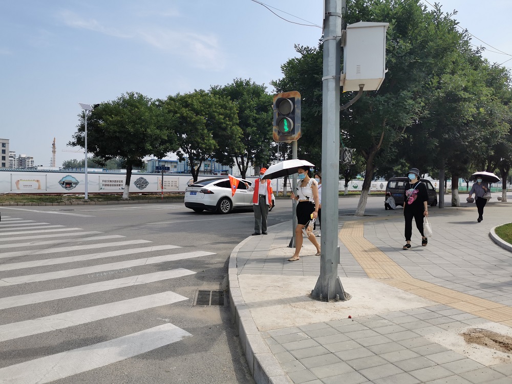 中粮祥云社区文明引导,助力创城 2.jpg