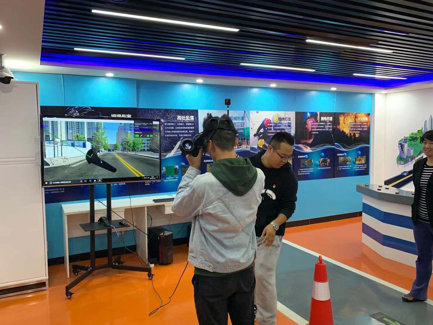 5空港街道裕祥花园社区开展“我参与 我体验 我安全”安全体验厅参观活动 (3).jpg 5空港街道裕祥花园社区开展“我参与 我体验 我安全”安全体验厅参观活动 (3).jpg