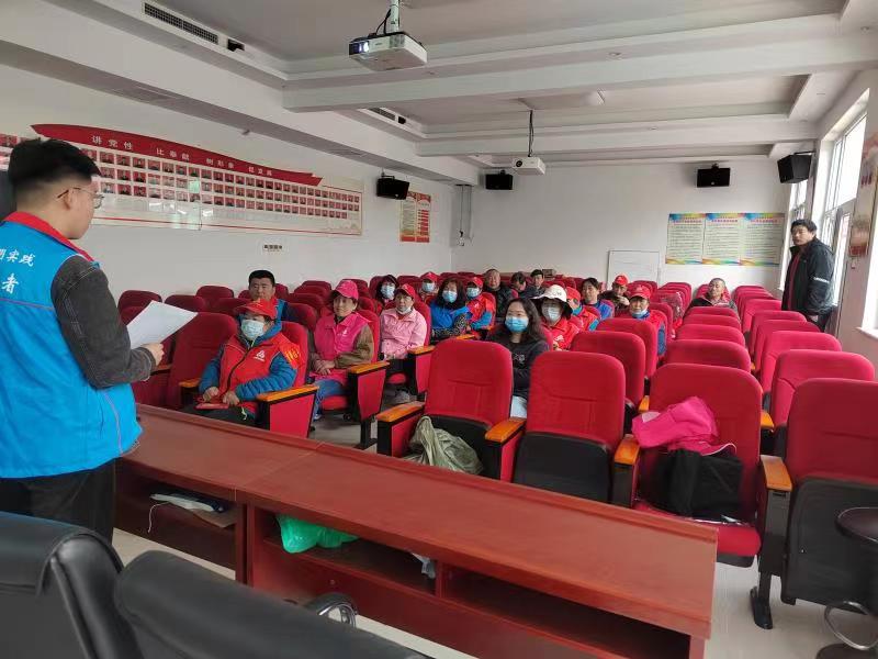 2023年3月13日,北石槽镇北石槽村理论宣讲志愿服务队开展习近平新时代理论宣讲活动,助力创城。